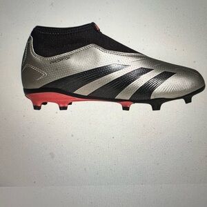 Adidas Unisex Predator Laceless Cleats in Silver and Black Big Kids 6